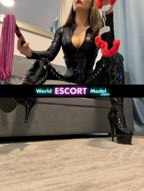 MISTRESS MATILDE DOMINATRIX