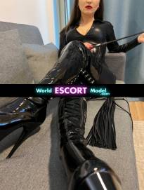 MISTRESS MATILDE DOMINATRIX